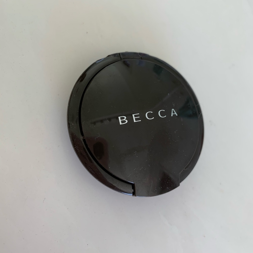 Becca mini highlighter opal
